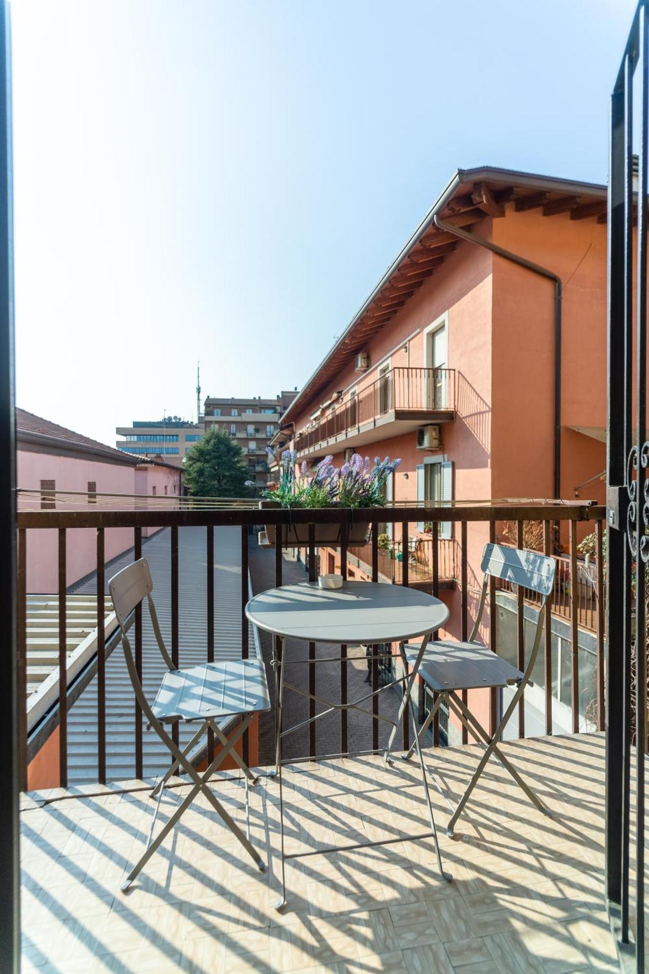 Grand Central 1845 - 2 Bedrooms Design Flat Bergamo Eksteriør billede