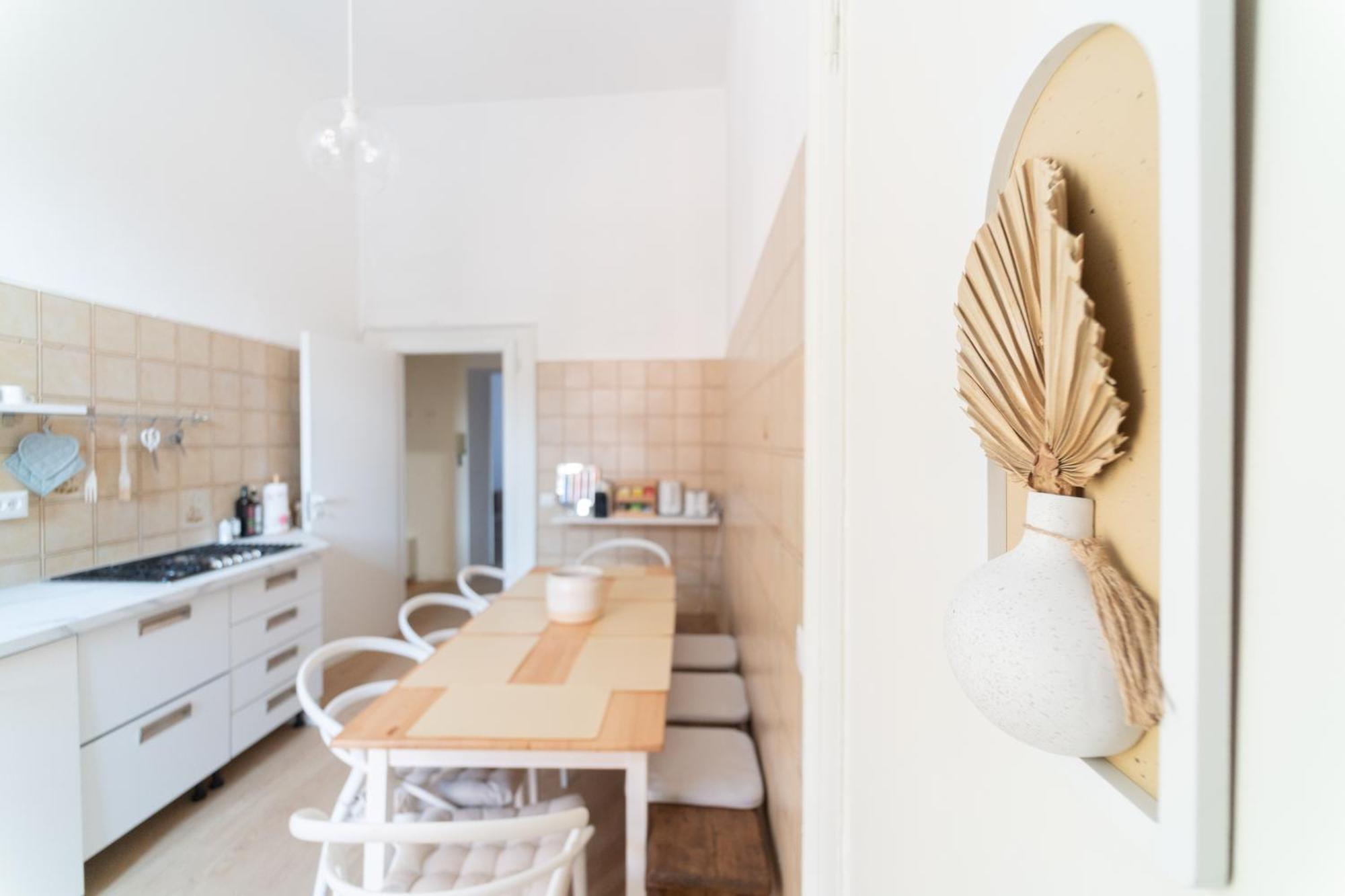 Grand Central 1845 - 2 Bedrooms Design Flat Bergamo Eksteriør billede